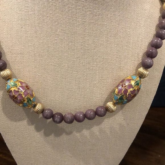 Vintage Amethyst Beads and Gold Floral Cloisonné Enamel Beaded Necklace - Picture 8 of 12